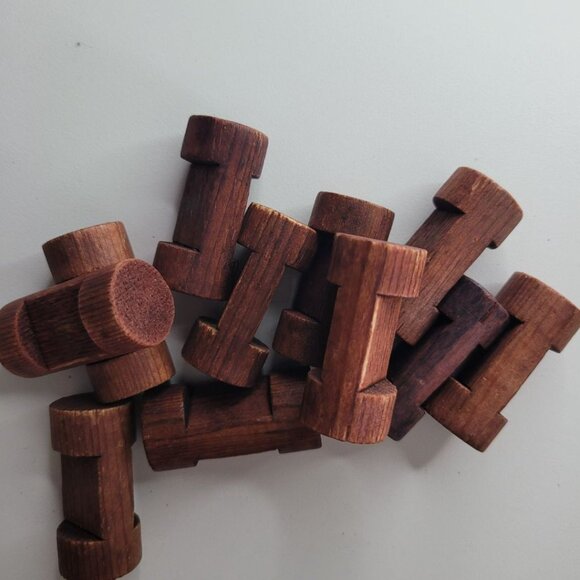 Lincoln Logs 1 Notch 1.5 Inch Lot of 30 Replacement Short Building STEM Crafting - Picture 5 of 6